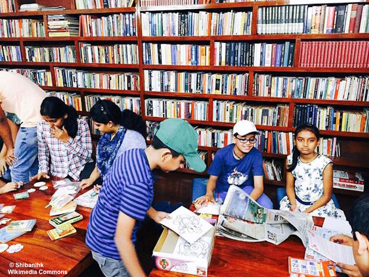 Take children to the library to read books Take children to the library to read books